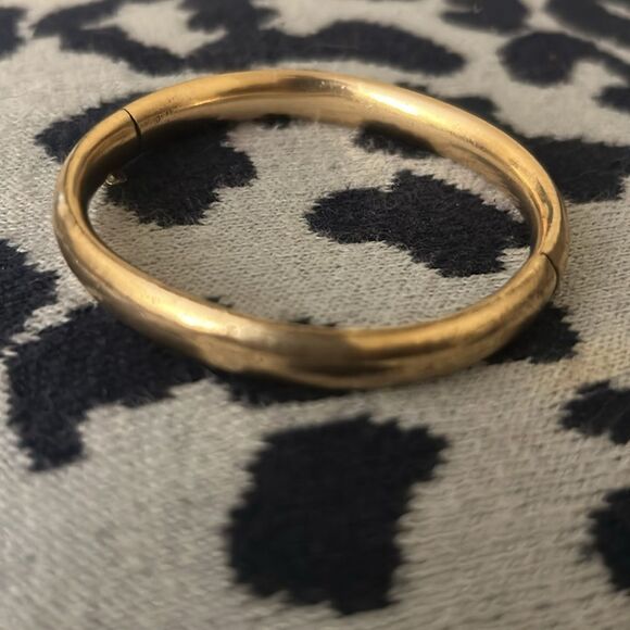 Gold Filled Bangle Bracelet - Picture 3 of 8